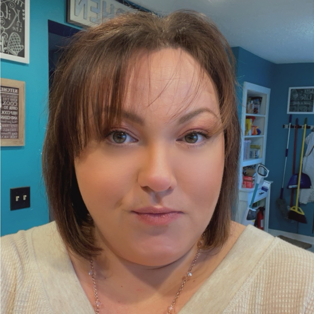 Meet your Posher, Carly